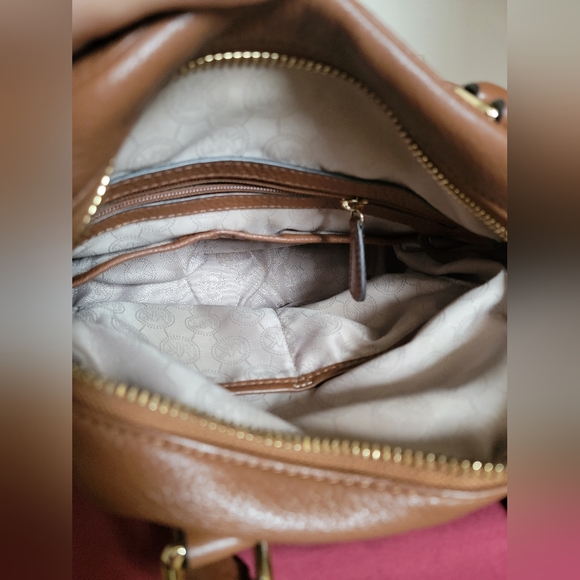 Michael Kors Top Handle Bedford Satchel - Picture 3 of 3